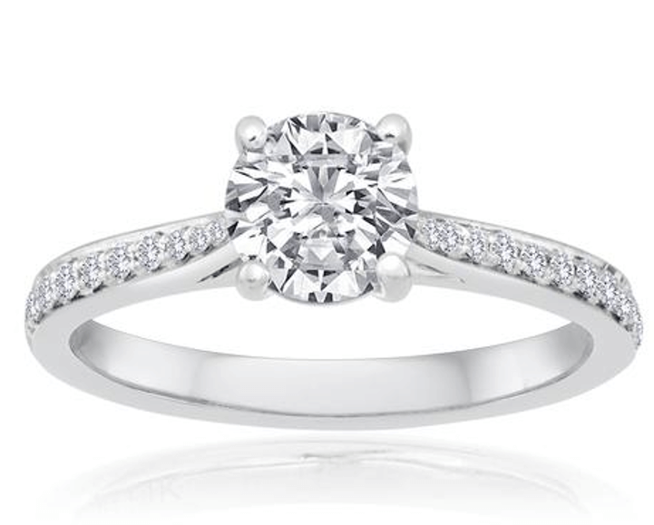 diamond solitaire ring with diamond set shoulders 1001984