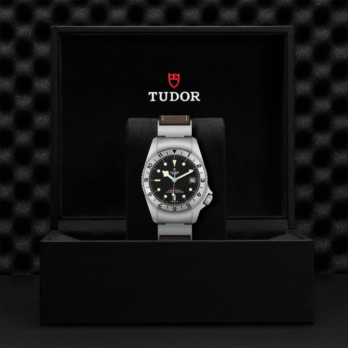 tudor black bay p01 42mm on hybrid leather and rubber strap m70150 00011Cui