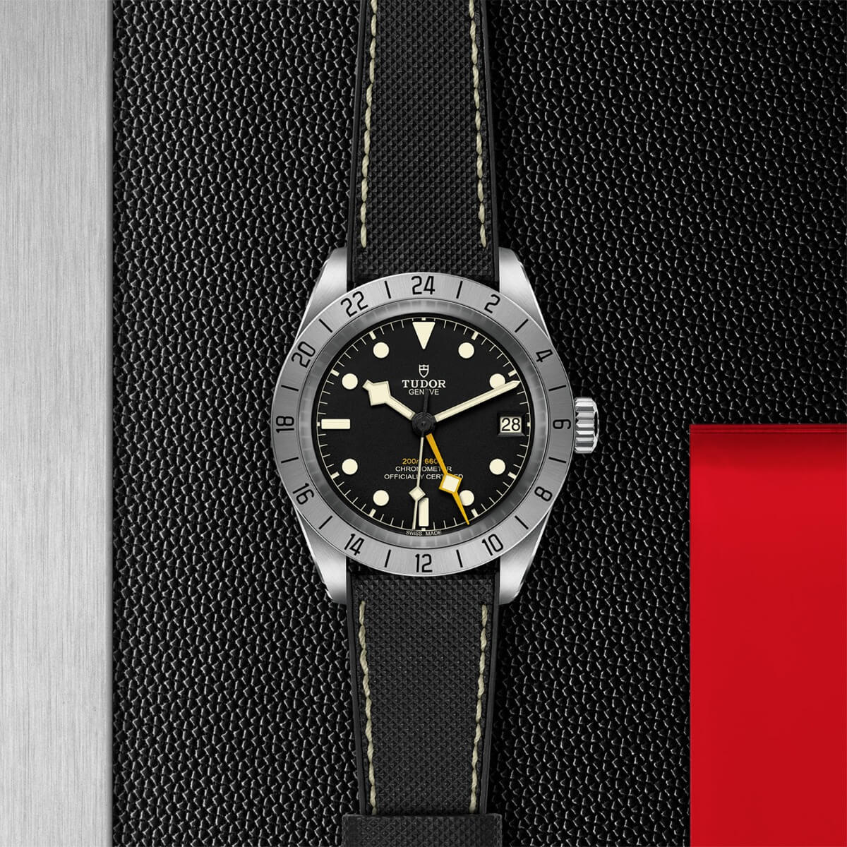 tudor black bay pro 39mm on hybrid rubber and leather strap m79470 00032ivO
