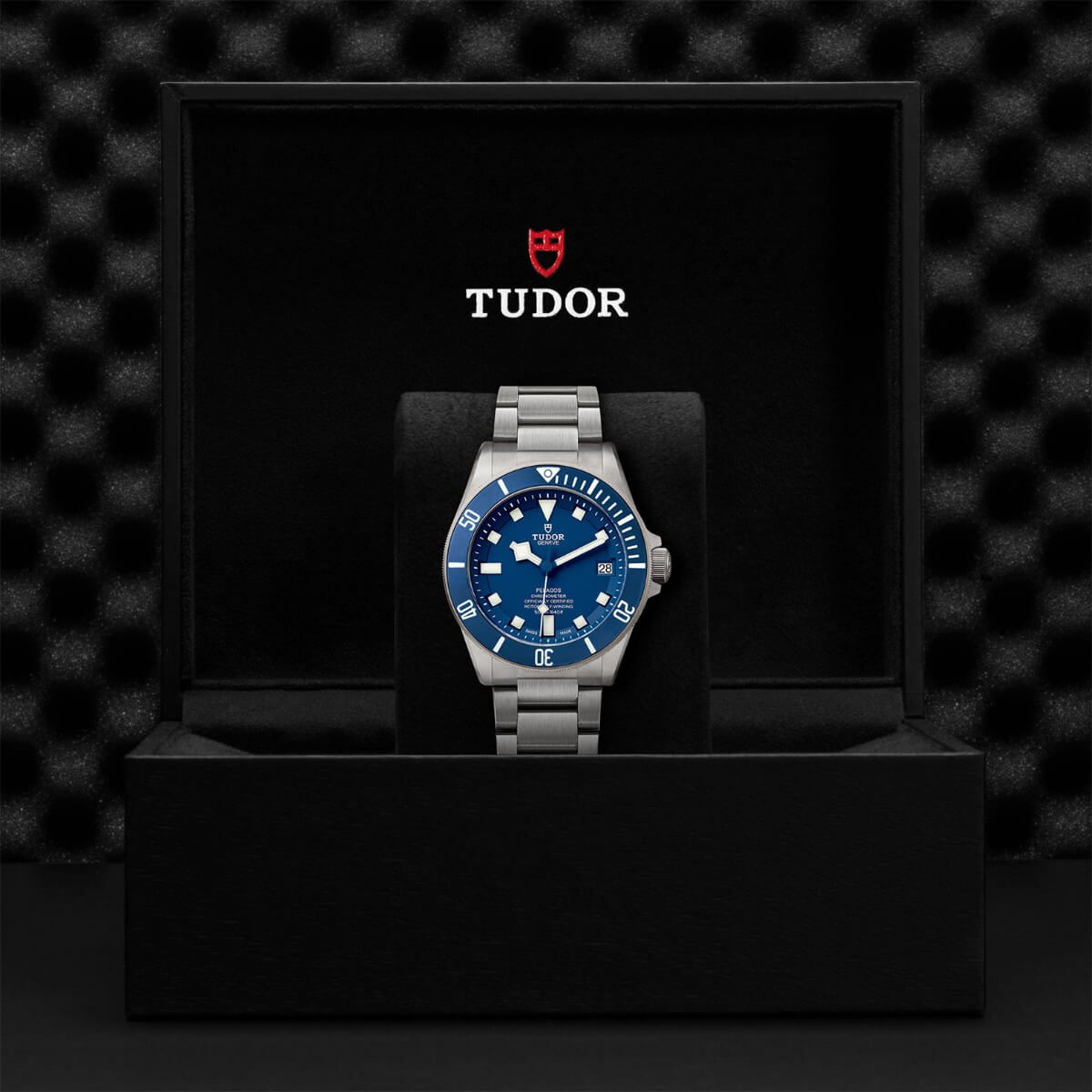 tudor pelagos 42mm with blue dial and bezel on titanium bracelet m25600tb 0001thDo