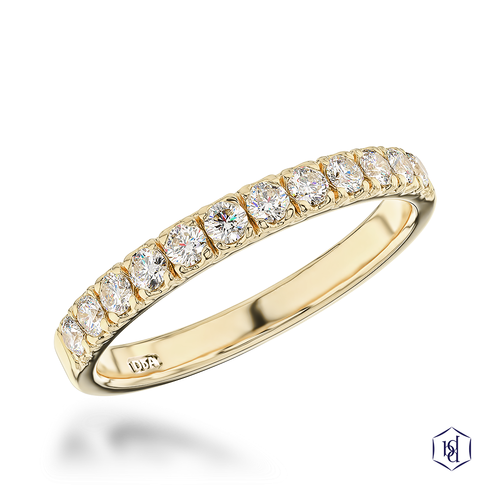 round brilliant cut diamond in a 18ct yellow gold bridal diamond band